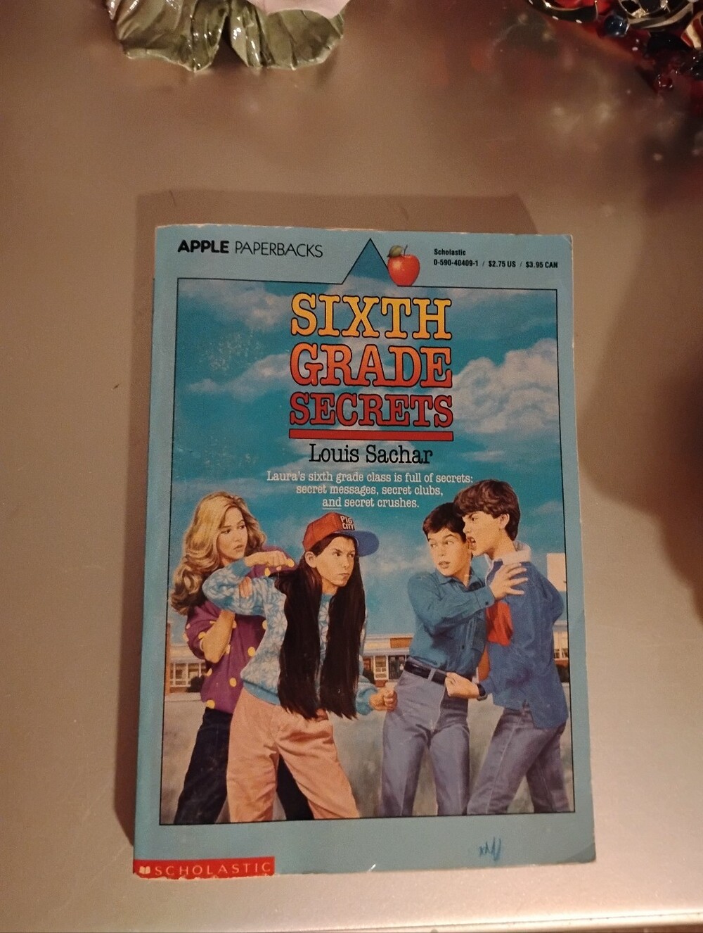 Paperbacks Sixth Grade Secrets - Blue Cover